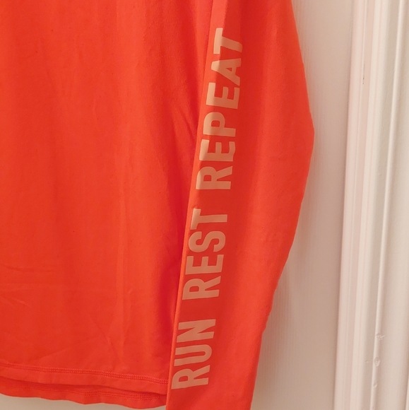 Old Navy "Run Rest Repeat" Long Sleeved Go-Dry Top - Picture 2 of 7